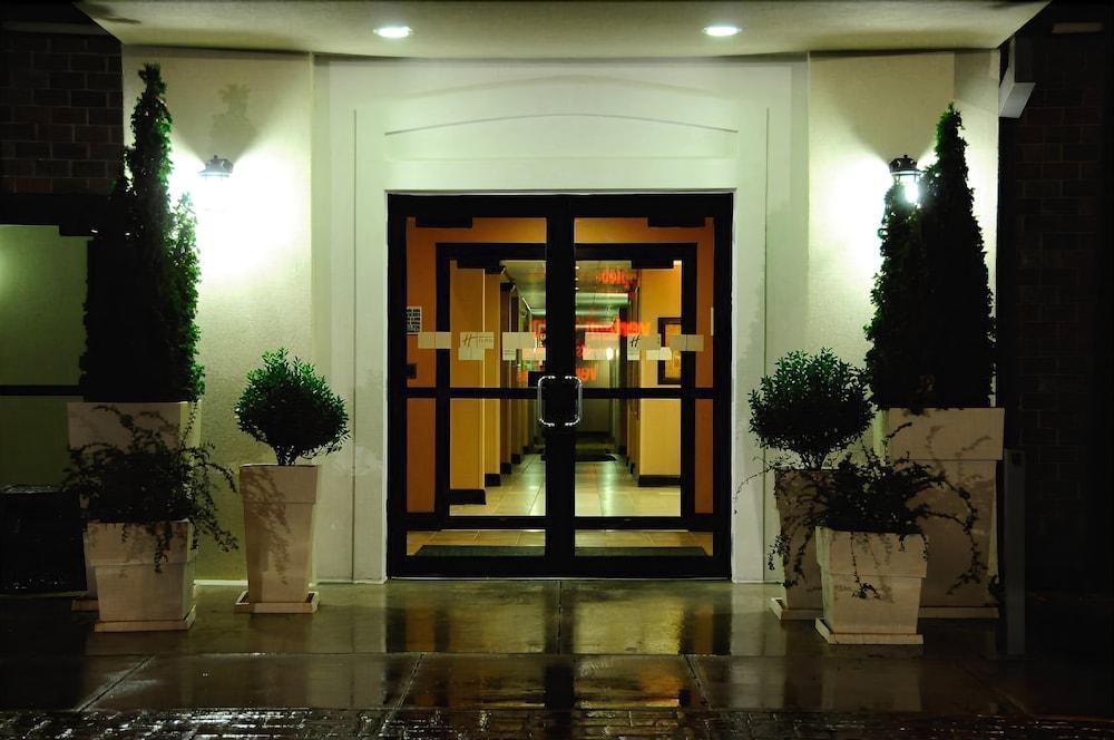 Holiday Inn Express - Delafield By Ihg Kültér fotó