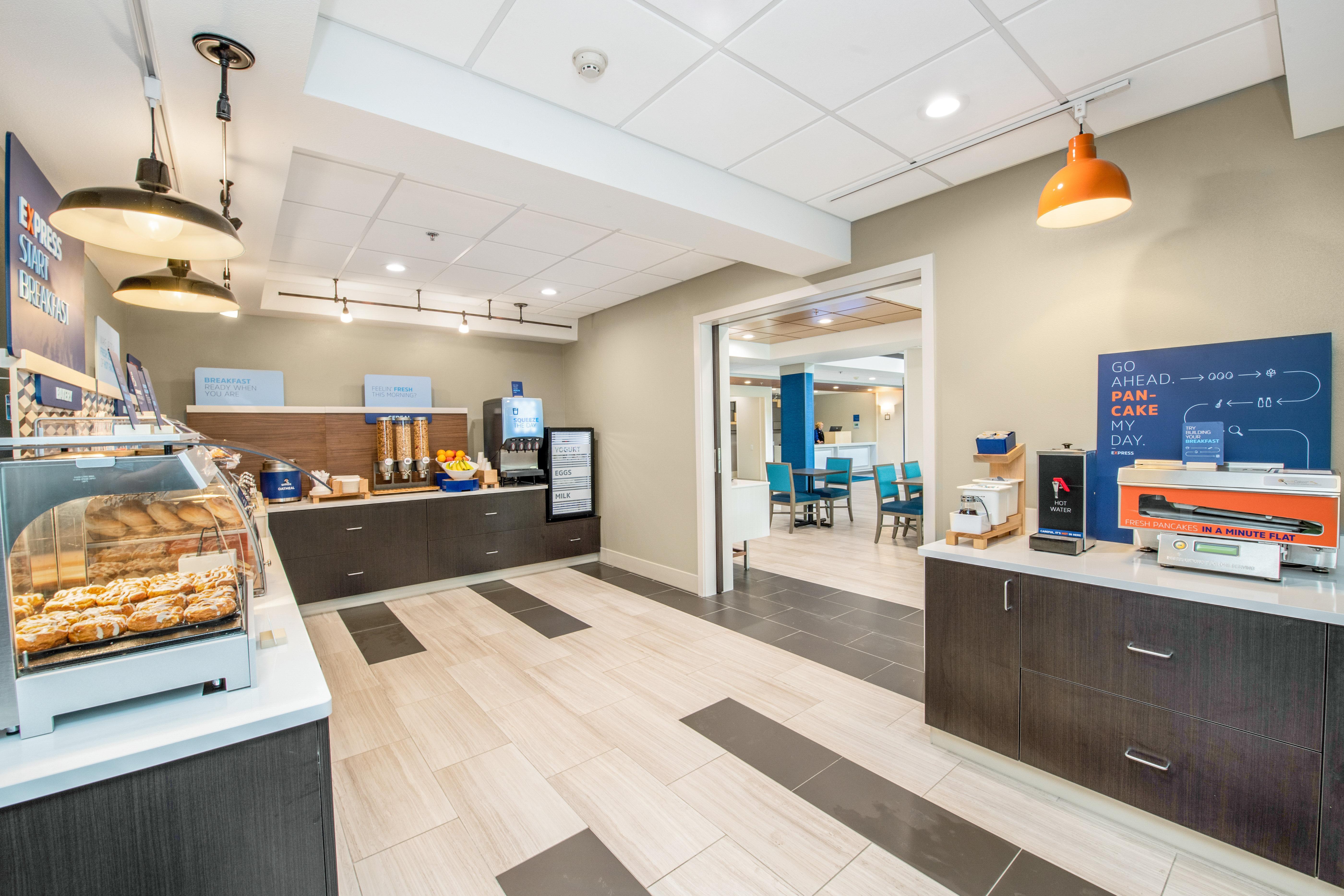 Holiday Inn Express - Delafield By Ihg Kültér fotó