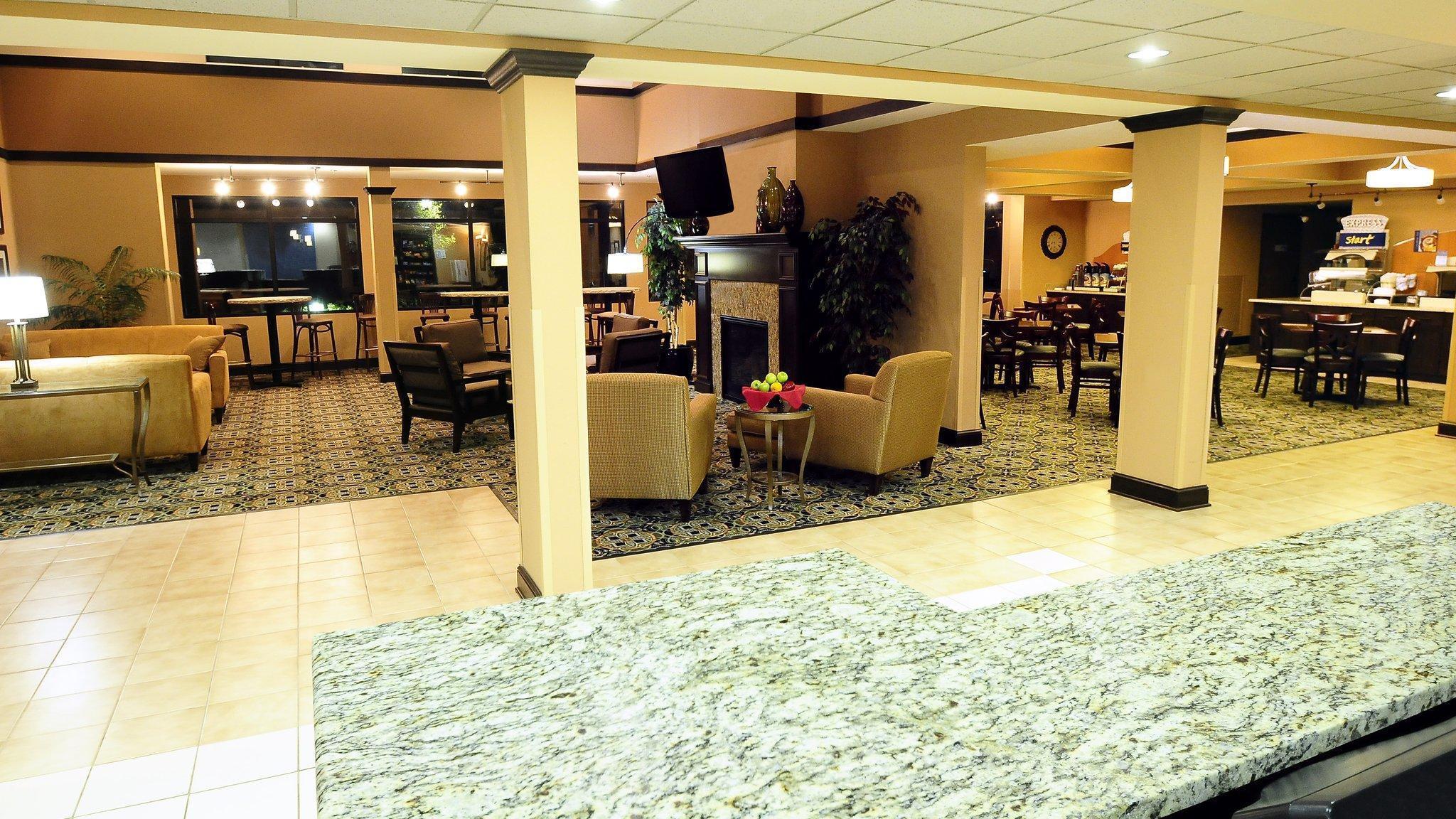 Holiday Inn Express - Delafield By Ihg Kültér fotó