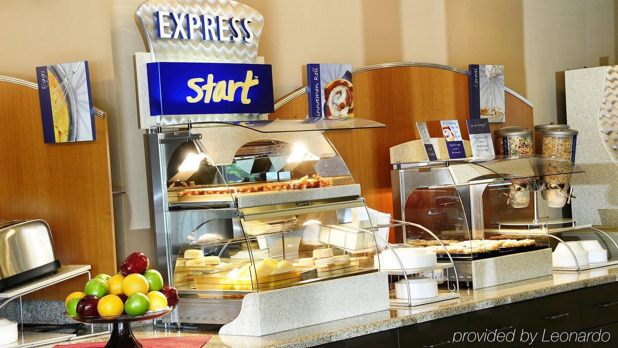 Holiday Inn Express - Delafield By Ihg Kültér fotó