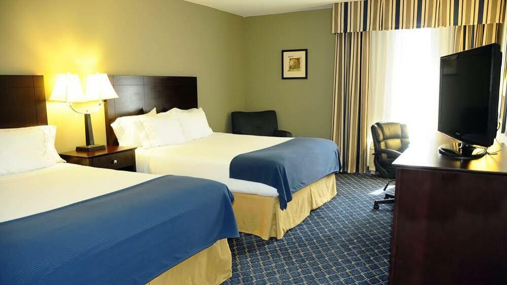 Holiday Inn Express - Delafield By Ihg Kültér fotó