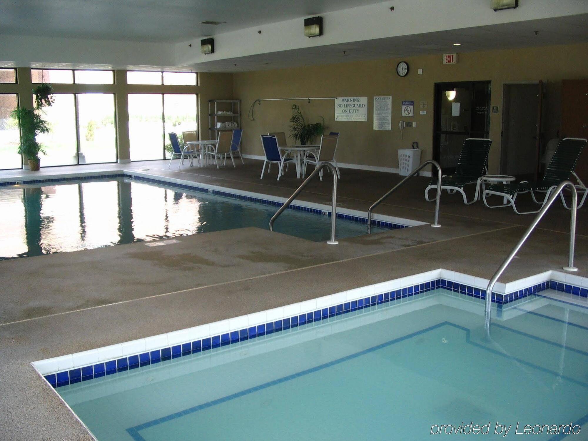 Holiday Inn Express - Delafield By Ihg Kültér fotó